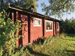 Three-Bedroom Holiday Home in Langhem in Länghem